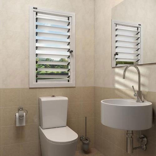 Nhà vệ sinh có cửa sổ vừa thẩm mỹ