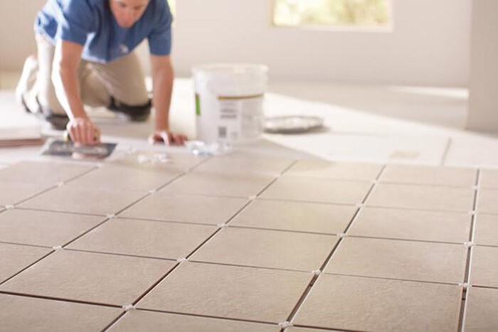 trám khe gạch bằng vật liệu sika