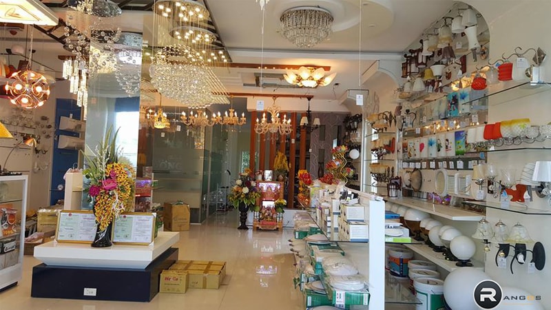 Cửa hàng thiết bị điện nước đa dạng các mẫu mã chủng loại