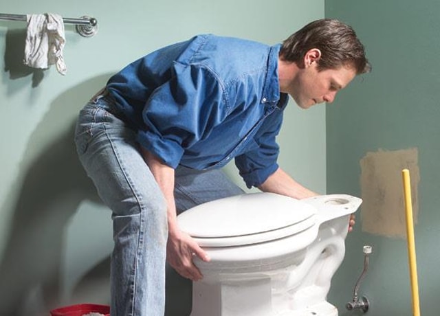 Tại Sao Bồn Cầu Thoát Nước Chậm Và Làm Gì Khi Bồn Cầu Bị Nghẹt? Cách Xử Lý Ra Sao?